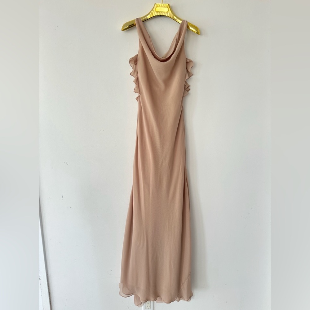 Vera Wang Wedding dress Gown in Peach Ivory size 4 
Prom dress, bridesmaid dress
